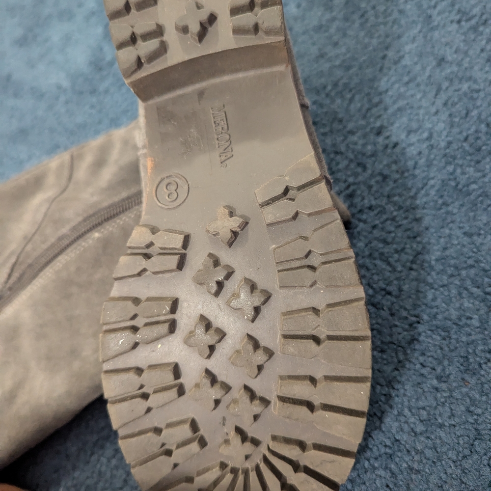 Arizona Gray Boots Size 8